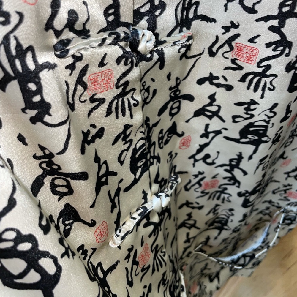 Large silk blouse - Picture 3 of 4